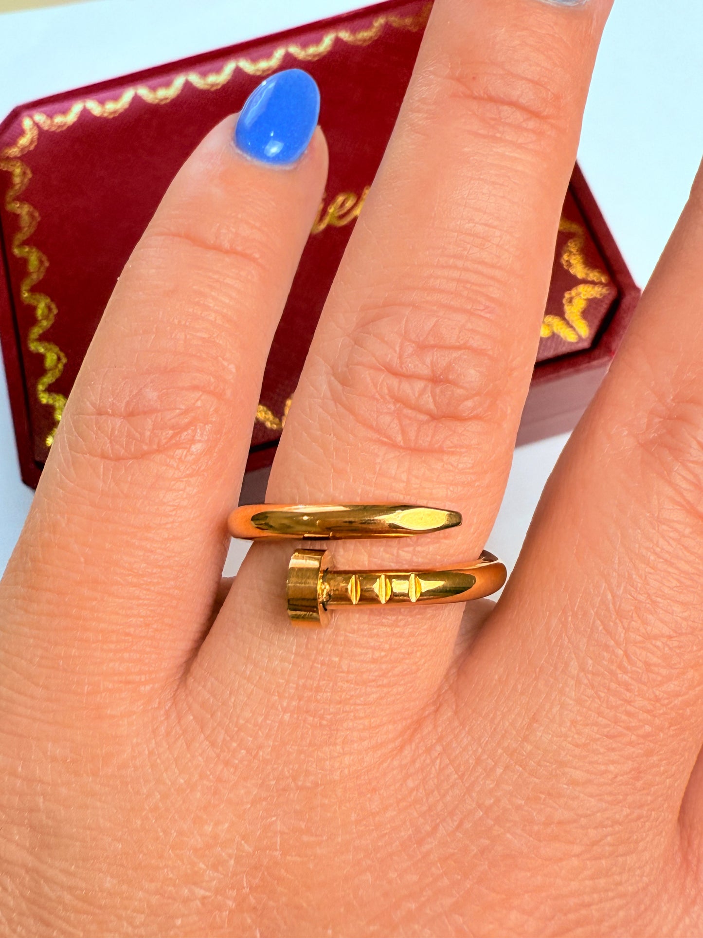 ANILLO CLAVÓ