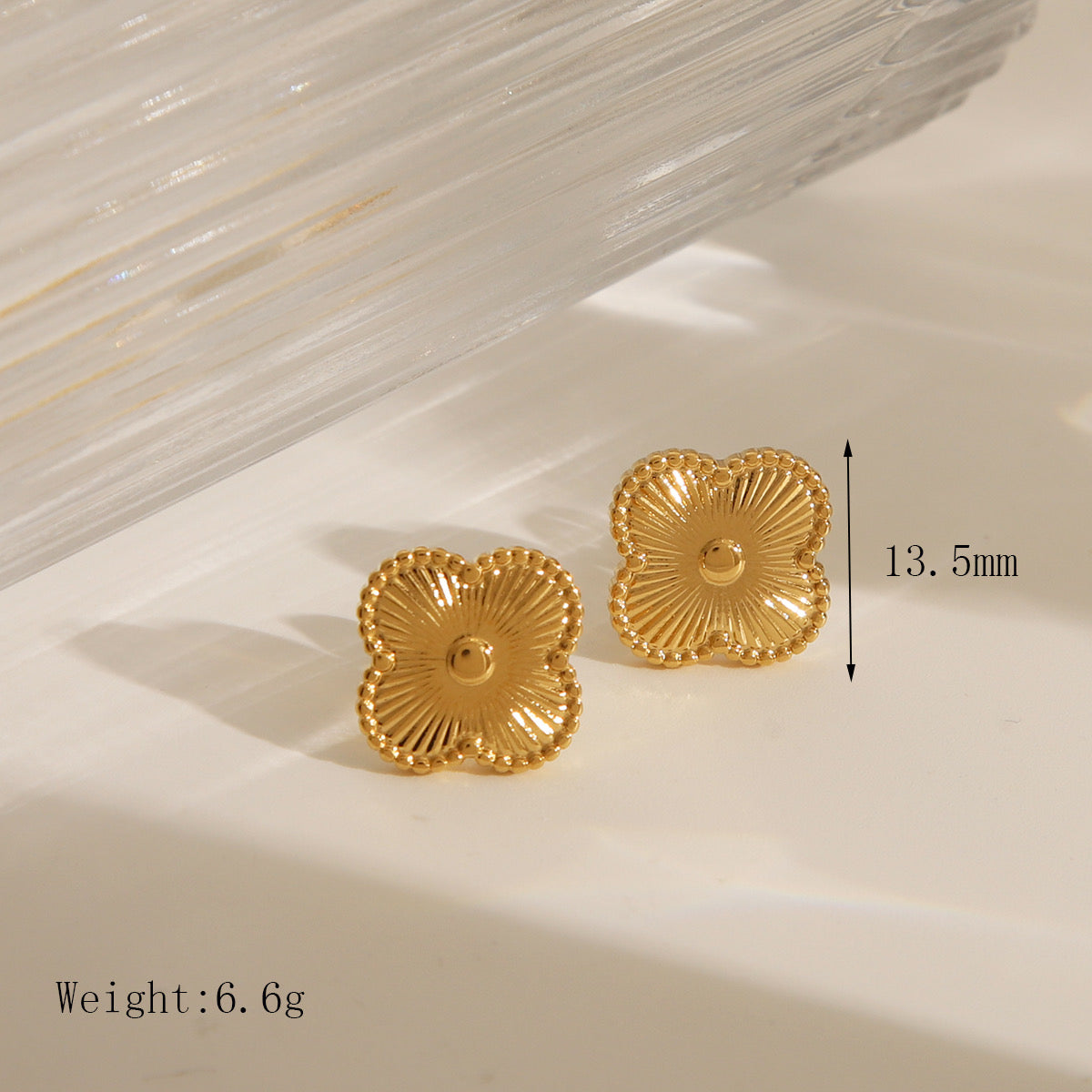 ARETES TRÉBOL