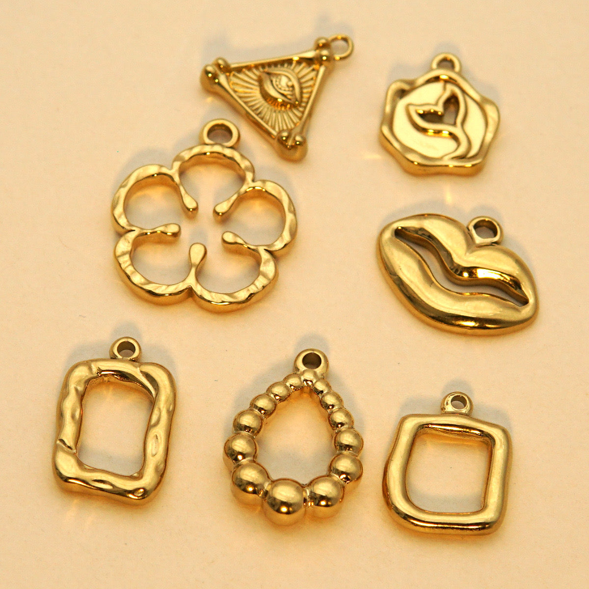 CHARMS TRINA