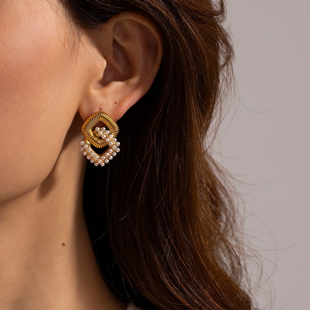 ARETES ANA