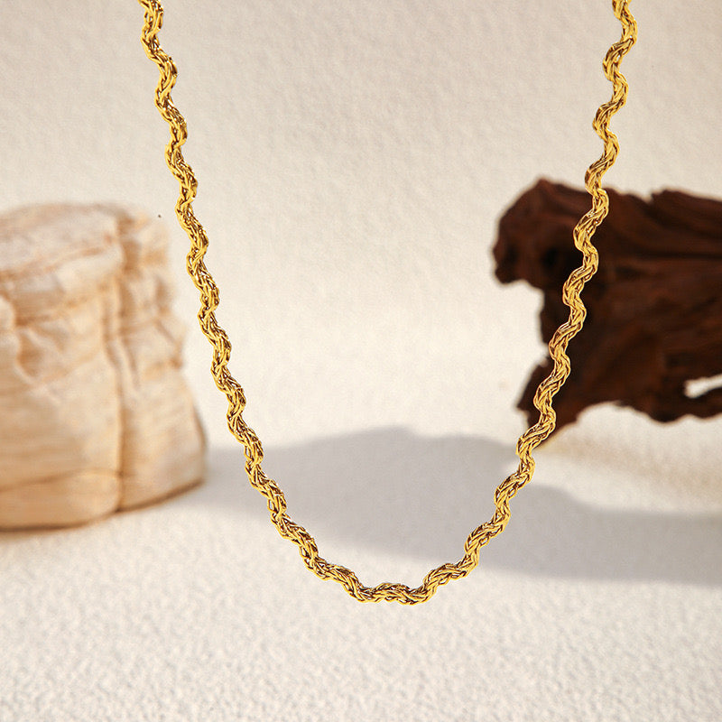NECKLACE ROLL