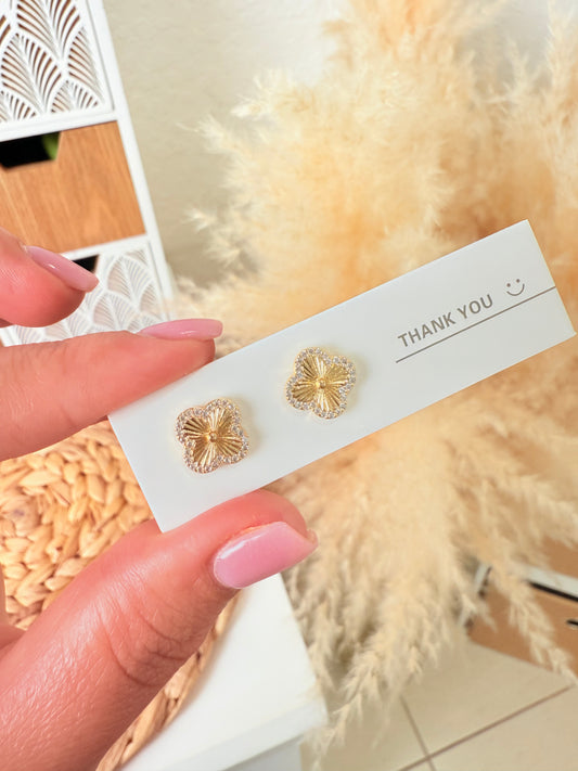 ARETES GLAMUR