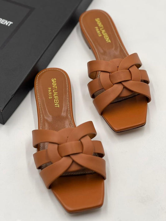 SANDALIAS Y